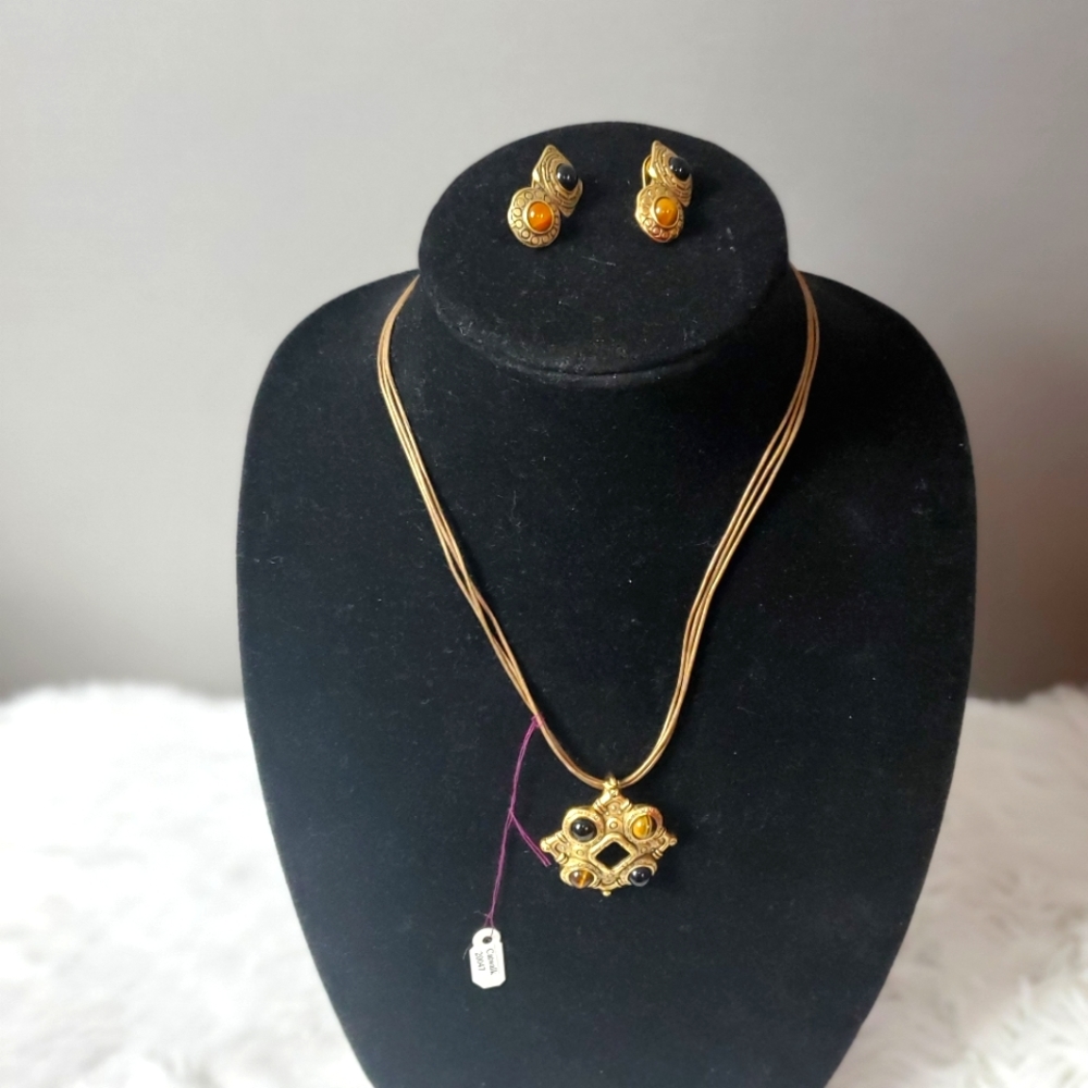Bronze Metal Pendant with beads & Earring Set